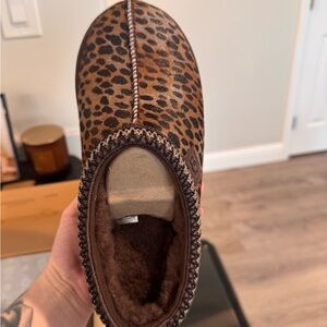 UGG Tasman Caspian Slippers in Brown